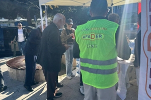 AFADER İZMİR ŞUBE BAŞKANLIĞI GAZİEMİRDE STAND AÇARAK TANITIM YAPTI