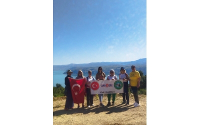 ALINLARINIZDAN ÖPSEK AZDIR