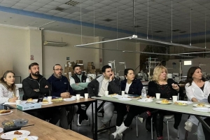 Telsiz Varsa Ses, Ses Varsa Hayat Var