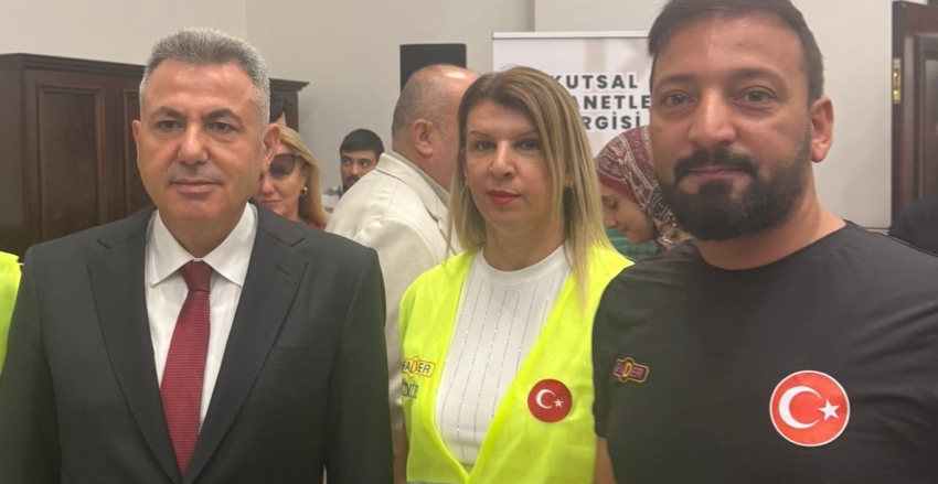 İZMİR İL BAŞKANLIĞIMIZ KUTSAL EMANETLER SERGİSİNE KATILDIK