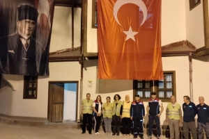 "GEÇMİŞİNİ UNUTAN MİLLETİN GELECEĞİ KARANLIK OLUR"