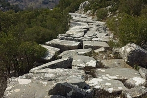 SÜTÇÜLER ADADA ANTİK KENTİ KRAL YOLU