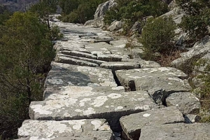 SÜTÇÜLER ADADA ANTİK KENTİ KRAL YOLU