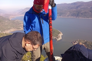 KOVADA AKBELEN ZİRVE BAYRAK DİKİM ETKİNLİĞİ