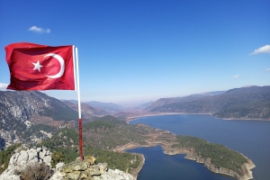 KOVADA AKBELEN ZİRVE BAYRAK DİKİM ETKİNLİĞİ