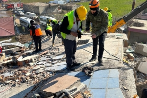 AFADER NURDAĞI\'NDA ARAMA KURTARMADA