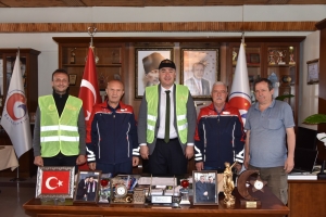 AFADER'DEN EĞİRDİR BELEDİYE BAŞKANINA HAYIRLI OLSUN ZİYARETİ