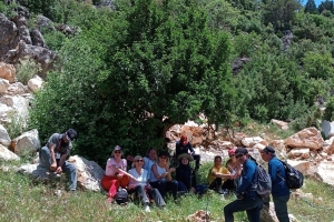 ALINLARINIZDAN ÖPSEK AZDIR