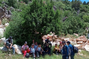 ALINLARINIZDAN ÖPSEK AZDIR