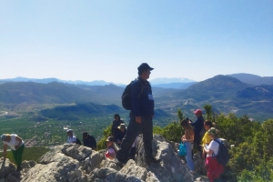 ALINLARINIZDAN ÖPSEK AZDIR