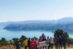 ALINLARINIZDAN ÖPSEK AZDIR