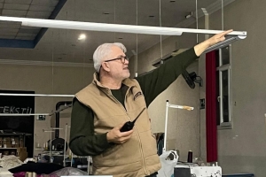 Telsiz Varsa Ses, Ses Varsa Hayat Var