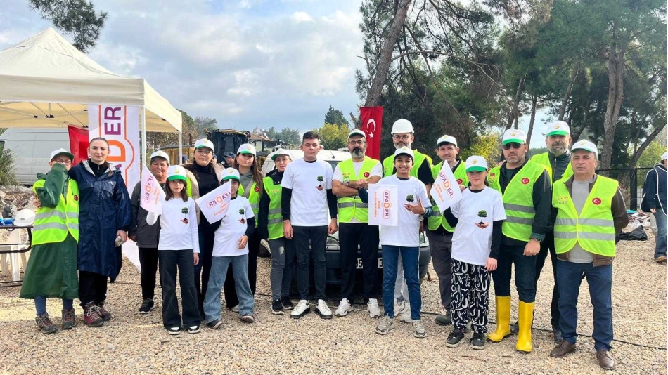 İZMİR ŞUBE BAŞKANLIĞI FİDAN DİKİMİ YAPTI