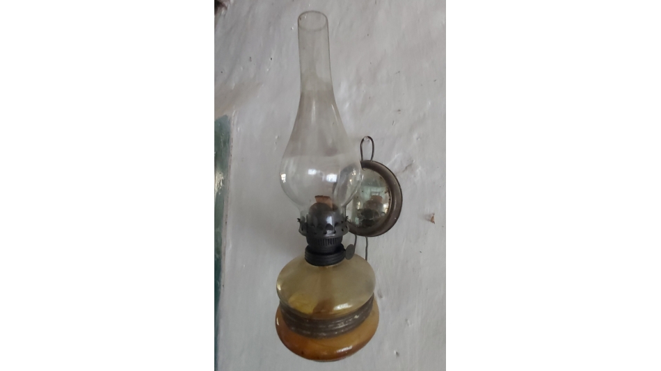 GAZ LAMBASI İLE IŞIK SAÇMIYORUZ